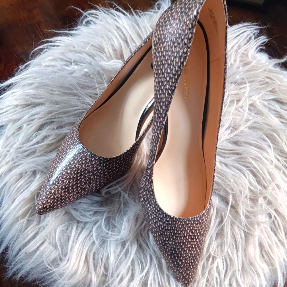 Nine West printed pumps Size 10